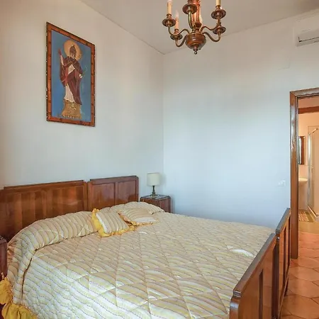 3 Bedroom Lovely In Ischia Na Nyaraló *