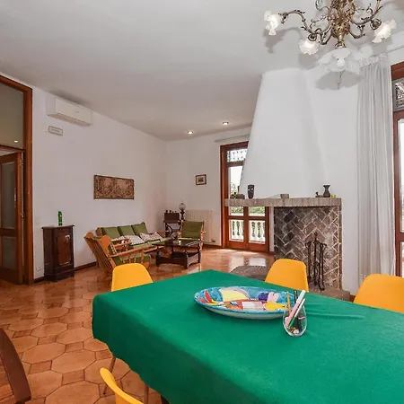 3 Bedroom Lovely In Ischia Na Lacco Ameno