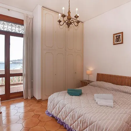 3 Bedroom Lovely In Ischia Na Nyaraló Lacco Ameno